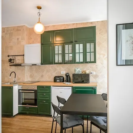 Apartment Floral Retreat In Center By Flat Mаnager *