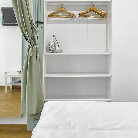 Floral Retreat In Center By Flat Mаnager Apartment Sofia